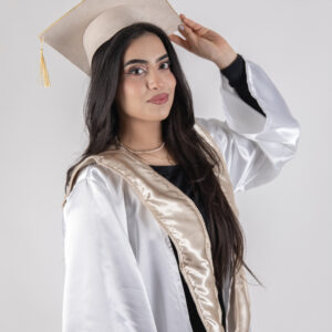 Robe De Soutenance Avec Chapeau et Echarpe Beige
