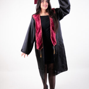 Robe De Soutenance Avec Chapeau et Echarpe Rouge Bordeaux